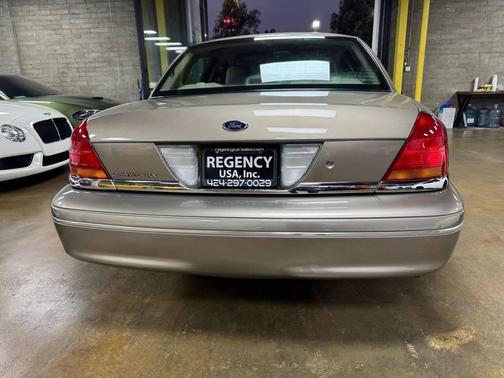 2003 Ford Crown Victoria LX