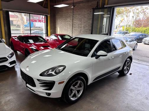 2017 Porsche Macan Base AWD 4dr SUV