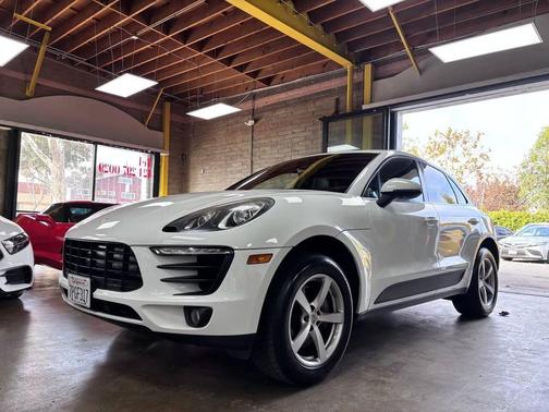 2017 Porsche Macan Base AWD 4dr SUV