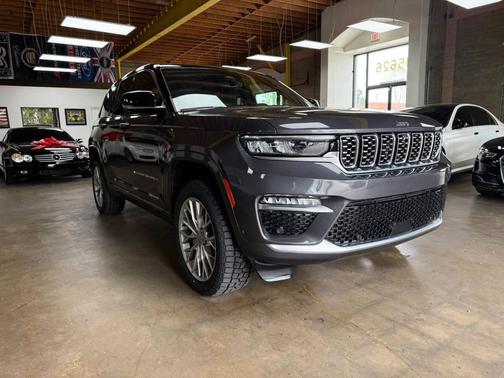 Baltic Gray Metallic Clearcoat 2022 Jeep Grand Cherokee Summit