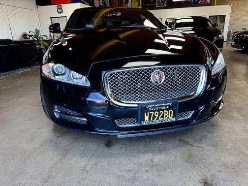 2015 Jaguar XJ Base