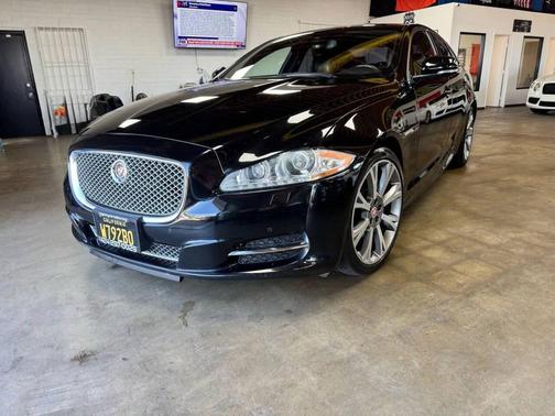 2015 Jaguar XJ Base