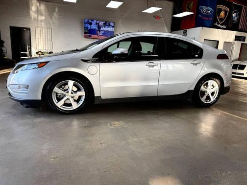 Silver Ice Metallic 2011 Chevrolet Volt Base