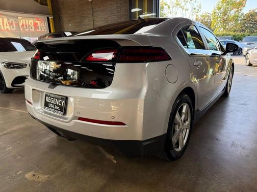 Silver Ice Metallic 2011 Chevrolet Volt Base