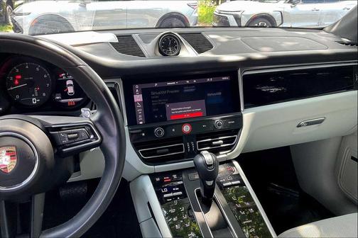 2024 Porsche Macan T