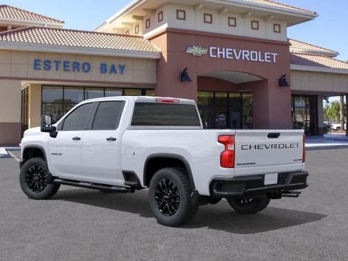 Summit White 2026 Chevrolet Silverado 2500 Custom
