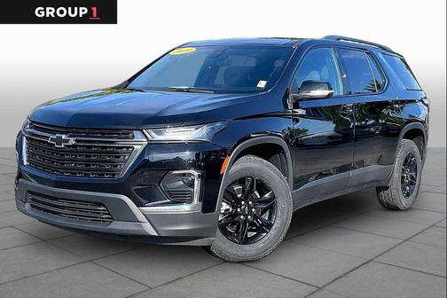 Mosaic Black Metallic 2023 Chevrolet Traverse LT Cloth