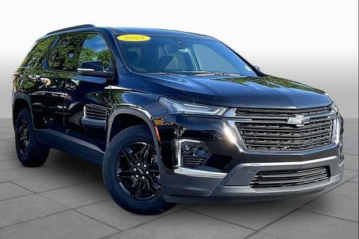 Mosaic Black Metallic 2023 Chevrolet Traverse LT Cloth