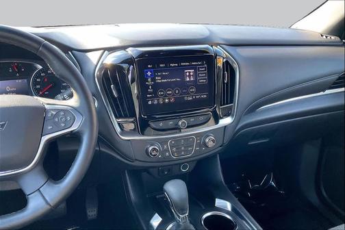 Mosaic Black Metallic 2023 Chevrolet Traverse LT Cloth