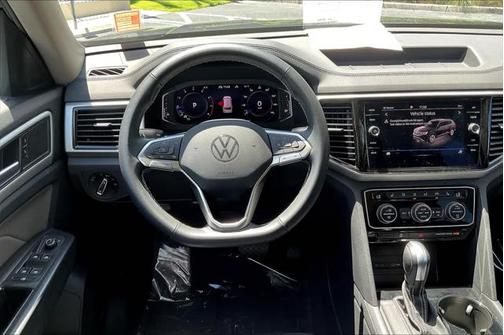 2022 Volkswagen Atlas 3.6L SE w/Technology