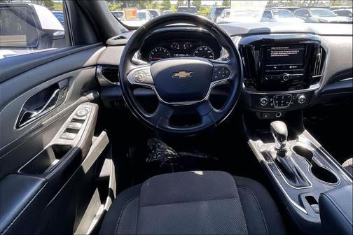 White 2023 Chevrolet Traverse LT Cloth