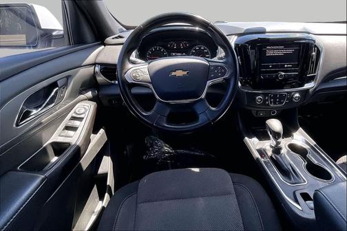 Summit White 2023 Chevrolet Traverse LT Cloth