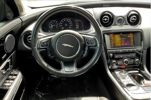 2017 Jaguar XJ XJ R-Sport
