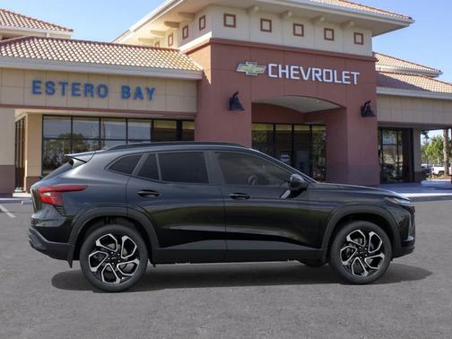 Black 2026 Chevrolet Trax FWD 2RS
