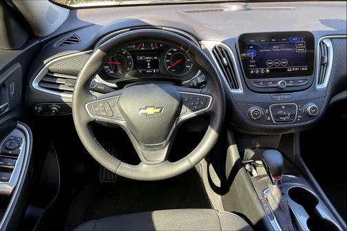2022 Chevrolet Malibu FWD RS
