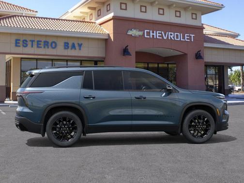 Blue 2026 Chevrolet Traverse LT