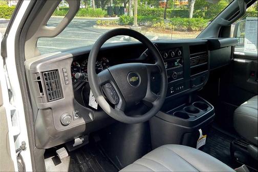 2025 Chevrolet Express 2500 RWD 2500 Regular Wheelbase WT