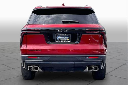 Radiant Red Tintcoat 2024 Chevrolet Traverse LT