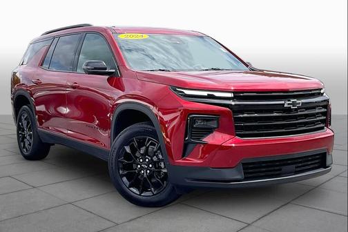Radiant Red Tintcoat 2024 Chevrolet Traverse LT