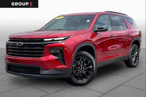 Radiant Red Tintcoat 2024 Chevrolet Traverse LT