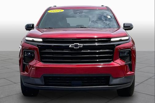 Radiant Red Tintcoat 2024 Chevrolet Traverse LT