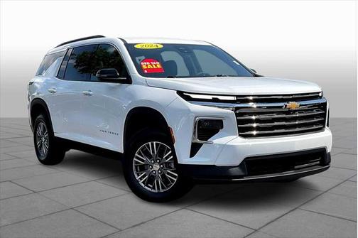 2024 Chevrolet Traverse LT