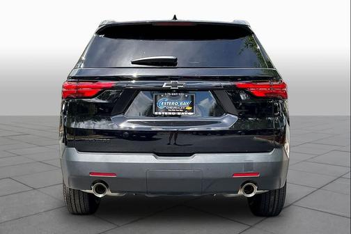 Mosaic Black Metallic 2023 Chevrolet Traverse LS
