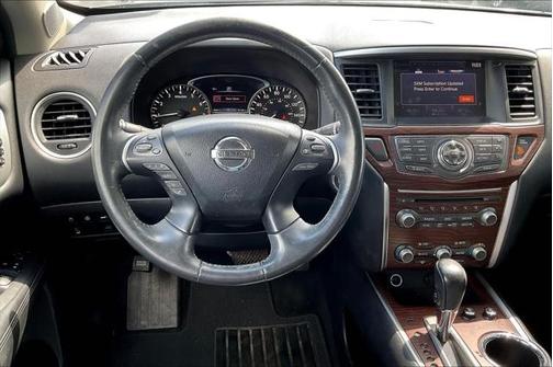 2017 Nissan Pathfinder Platinum