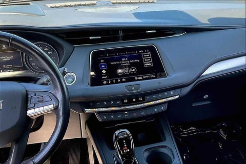 2020 Cadillac XT4 Premium Luxury