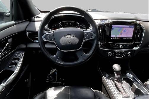 White 2023 Chevrolet Traverse RS