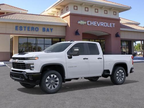 Summit White 2026 Chevrolet Silverado 2500 Custom