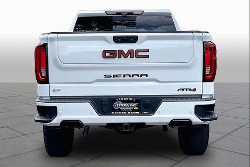 White 2021 GMC Sierra 1500 AT4