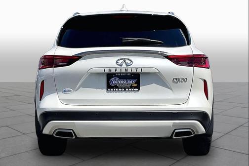 White 2021 INFINITI QX50 LUXE