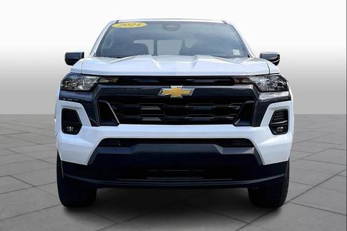 White 2024 Chevrolet Colorado LT