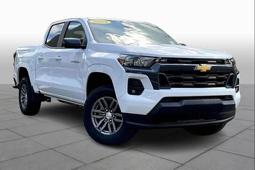 White 2024 Chevrolet Colorado LT