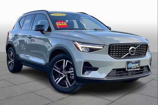2024 Volvo XC40 B5 Core Bright Theme