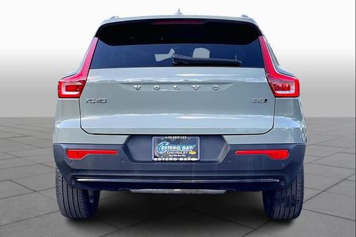 2024 Volvo XC40 B5 Core Bright Theme