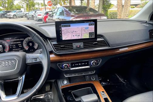 2022 Audi Q5 45 S line Premium Plus