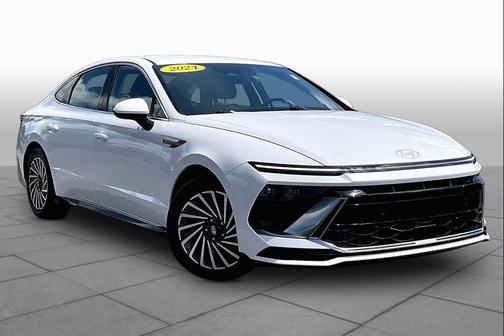 White 2024 Hyundai SONATA Hybrid SE