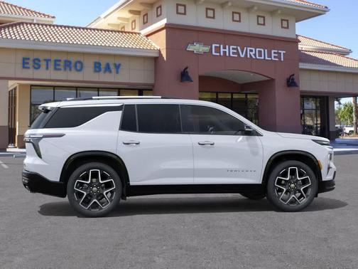 Polar White Tricoat 2026 Chevrolet Traverse High Country