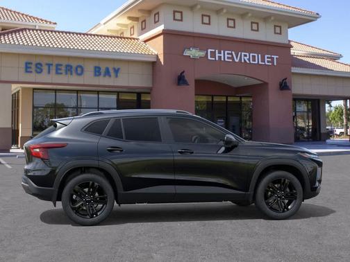 Mosaic Black Metallic 2026 Chevrolet Trax FWD ACTIV
