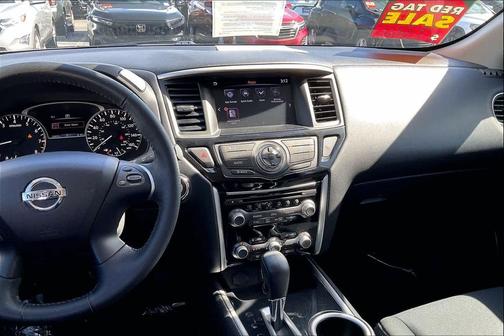 2018 Nissan Pathfinder SV