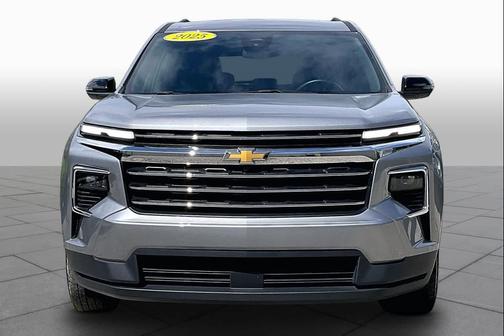Sterling Gray Metallic 2025 Chevrolet Traverse LT