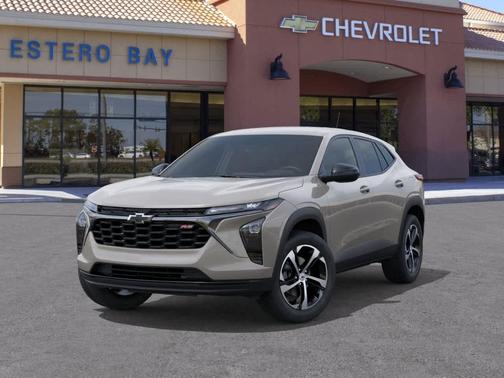 G42/WHITE SANDS 2026 Chevrolet Trax FWD 1RS