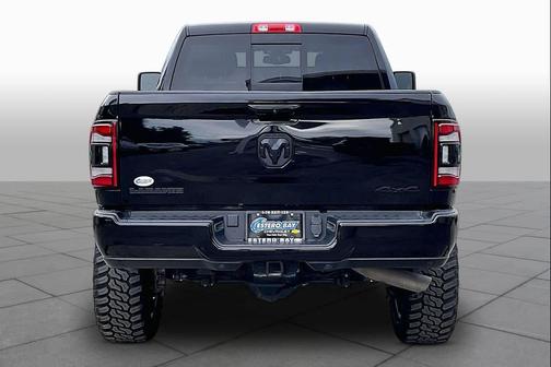Diamond Black Crystal Pearlcoat 2024 RAM 2500 Laramie Crew Cab 4x4 6'4' Box