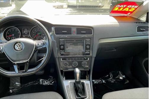 2018 Volkswagen Golf SportWagen TSI S
