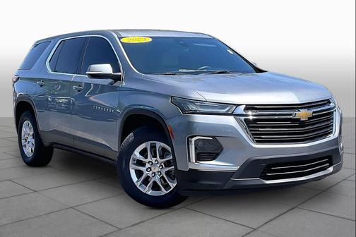 Sterling Gray Metallic 2023 Chevrolet Traverse LS