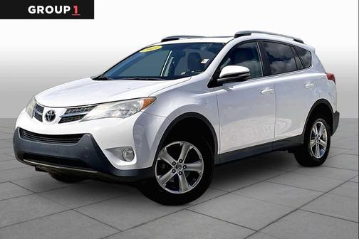 Super White 2015 Toyota RAV4 XLE