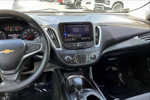 2022 Chevrolet Malibu FWD LT