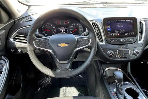 2022 Chevrolet Malibu FWD LT